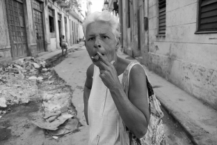 Havanna, Frau mit Zigarre