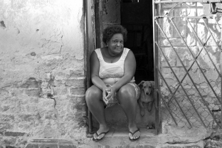 Havanna, Frau mit Hund